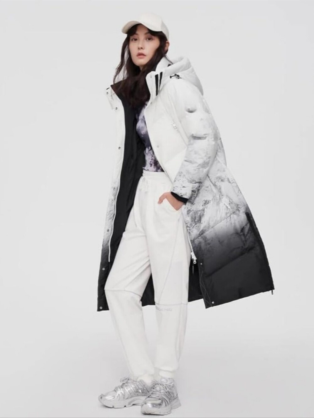 Bosideng Gradient Mountain Print Hooded Puffer Coat White/Black Size XL Unisex - Picture 15 of 16